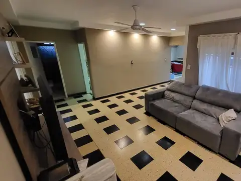 Depto Tipo Casa en Venta de 4 ambientes