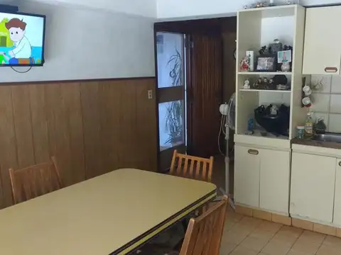 VENTA CASA 4 AMB 200 M2 COCHERA VALENTIN ALSINA LANUS