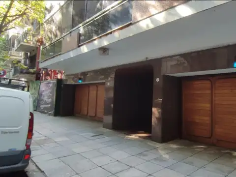 4 AMB  SEMIPISO AL FRENTE  C/BALCÓN, COCINA COMEDOR  Y 2 BAÑOS. "C/COCHERA ". ENTRADA PRINCIPAL Y DE SERVICIO. 7mo PISO.  MUY LUMINOSO. EXCELENTE UBI