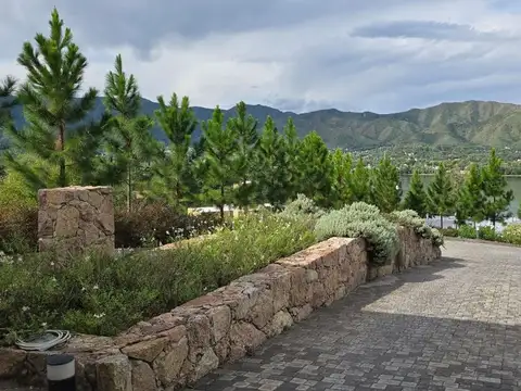 Departamento en Venta en Villa Parque Siquiman, USD 132.000