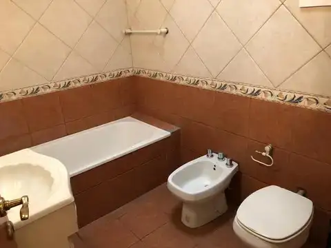 Depto Tipo Casa en Venta en Parque Chacabuco, USD 160.000