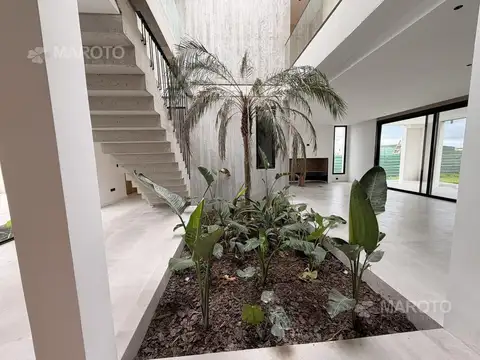 Casa en Venta al Oeste