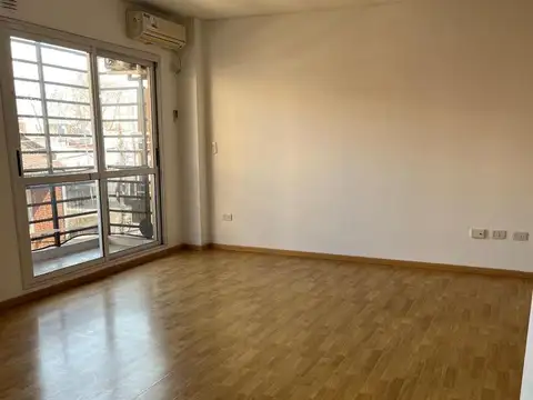 Departamento de 2 ambientes con balcon