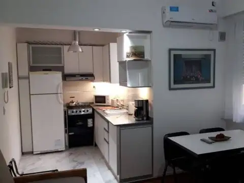 Belgrano, Arribeños 2200, y Mendoza, piso 3, 2 amb, 45m2, u$s 650 + luz + gas + internet. 28-02...