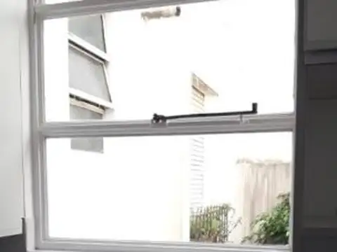 Belgrano, Arribeños 2200, y Mendoza, piso 3, 2 amb, 45m2, u$s 700 + luz + gas + internet. 25-03...