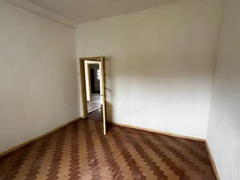 Casa de 3 ambientes en alquiler con verde – Roma 157