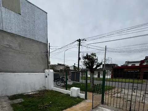 Casa de 3 ambientes en alquiler con verde – Roma 157