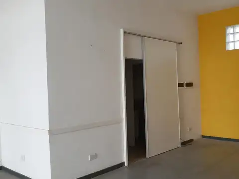 Autopista del Oeste  colectora sur  al 2400  Entre Pte Franklin y Graham Bell