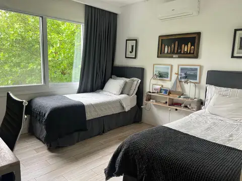 Laguna del Sol. Casa sobre la laguna en alquiler temporario.