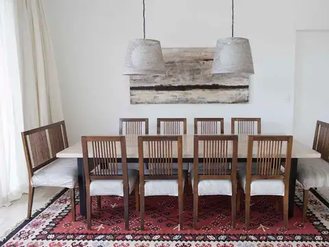 Casa en Alquiler Temporal con 4 cocheras