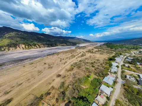 Terreno en Venta 239  mts Fondo