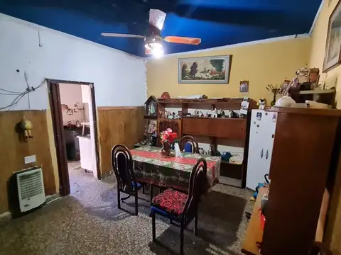 Casa 5 ambientes con 2 baños