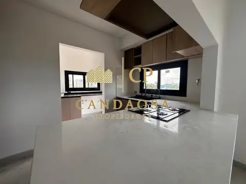 Casa en Venta en Pilar Del Este - Santa Elisa, USD 185.000