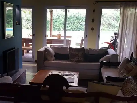 Casa en Alquiler Temporal con 5 cocheras