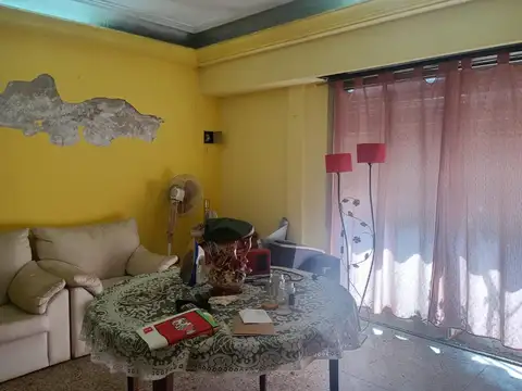 Depto Tipo Casa en Venta en Pompeya, USD 60.000