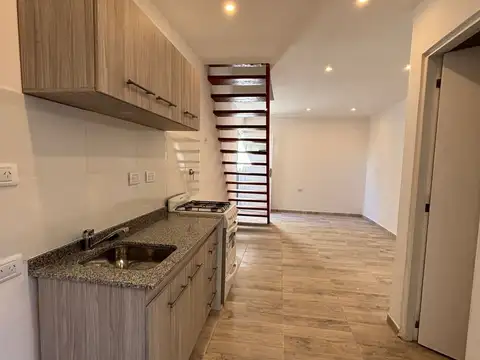 Venta Duplex en PH 3 ambientes con patio propio. Chaco y Berutti