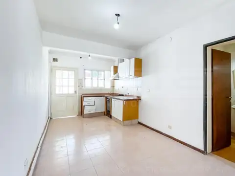 Casa 5 ambientes con 1 baño