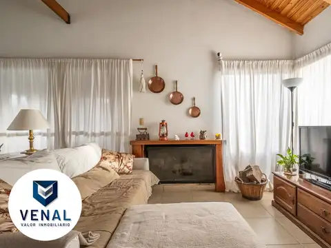 Casa 5 ambientes con 2 baños