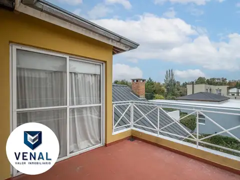 Casa en Venta con 3 cocheras