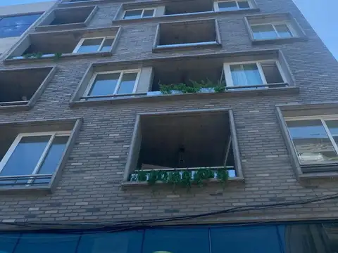 Avenida Pellegrini  al 1600