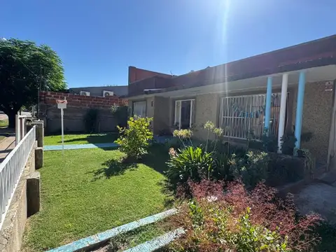 VENTA CASA CON GALPON - MALVINAS ARGENTINAS