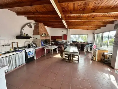 PH de 6 ambientes + Espacio de escritorio en venta | Sin expensas | Patio y terr