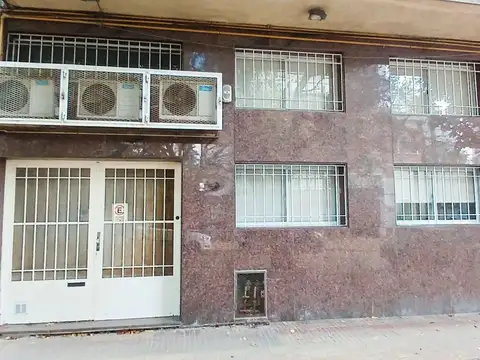 Local - oficina comercial 379 m2 - Zona 12 y 39