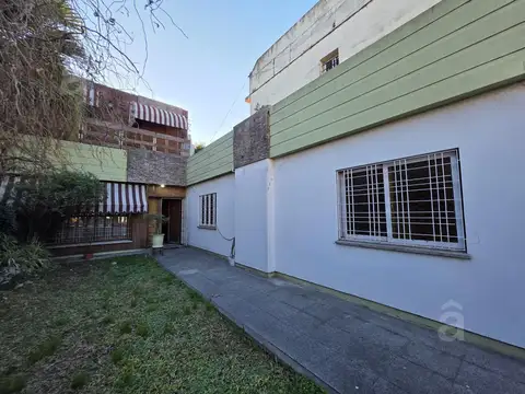 Leandro N. Alem  al 3600 entre Salguero y Francisco Hué