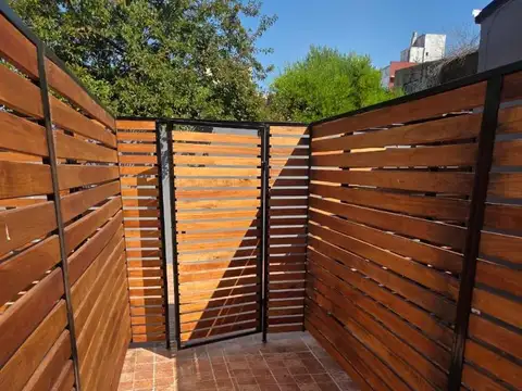 Depto Tipo Casa en Venta al Este