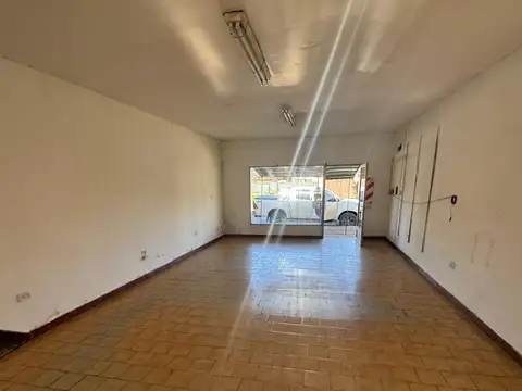 Local en Alquiler en Lobos, $ 350.000