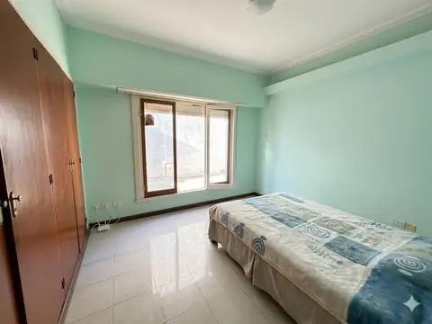 VENTA CASA 4 AMBIENTES CON DOBLE COCHERA CENTRO