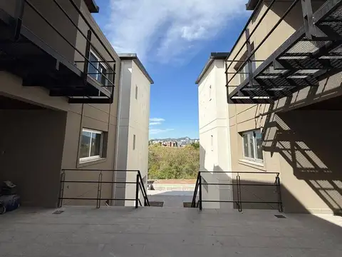 Dúplex en ALQUILER c/ cochera y pileta en Grand Bourg, Salta