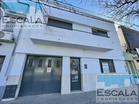 CASA EN ALQUILER APTA VIVIENDA O USO PROFESIONAL / COMERCIAL / INSTITUCIONAL
