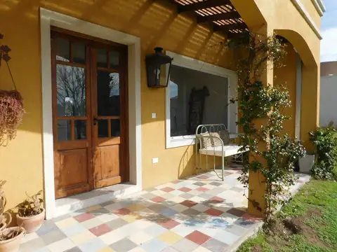 Bo. Cerr. Los Olivares | 3 dorm - Pileta -