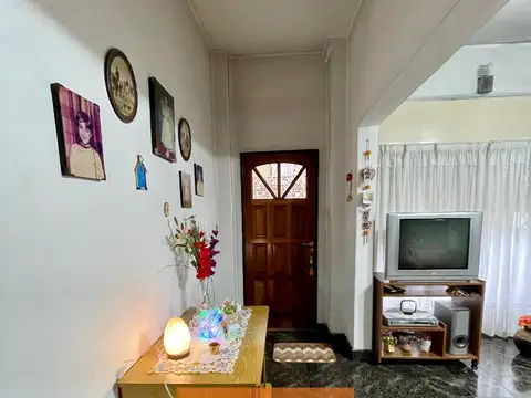 Depto Tipo Casa 4 ambientes con 2 baños