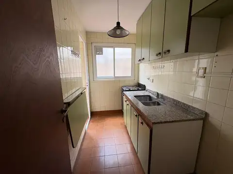 Guayaquil 100   Departamento en Alquiler en Caballito apto profesional