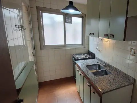 Guayaquil 100   Departamento en Alquiler en Caballito apto profesional