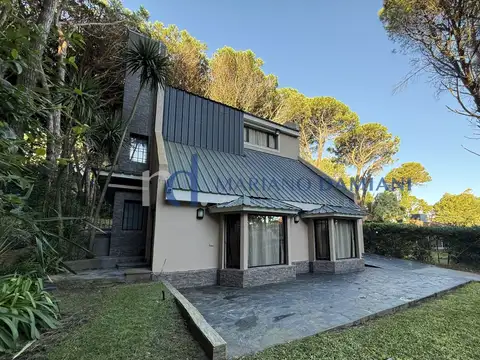 Casa 4 ambientes con 4 baños