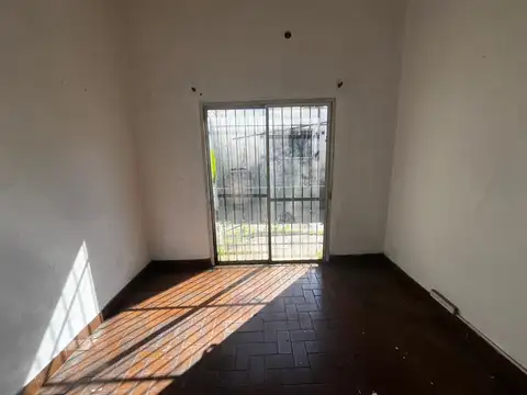 Depósito en Munro-Este