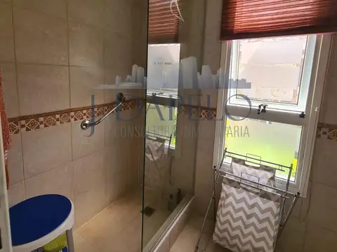 Casa en Venta con 4 cocheras