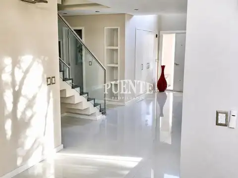 Saint Thomas- Canning - Esteban Echeverria - Casa - Venta