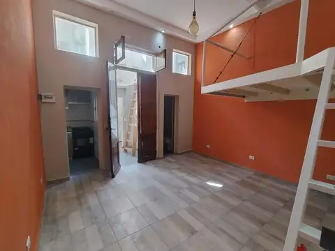 PH TIPO CASA RECICLADO A NUEVO. SIN EXPENSAS INCLAN 2700.-