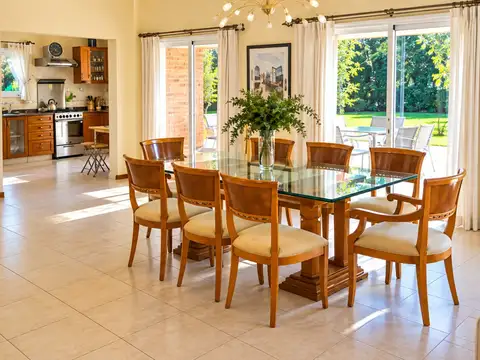 Casa 4 ambientes con 3 baños