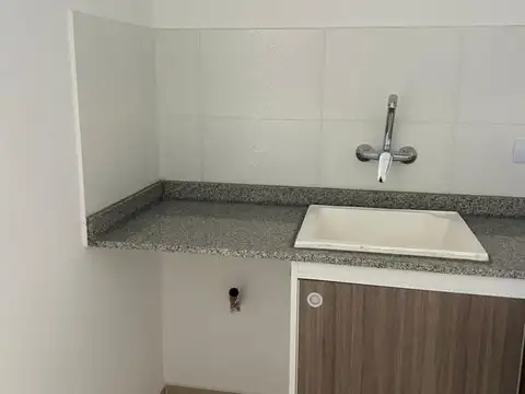 Avenida Montes De Oca 1500, Piso 1