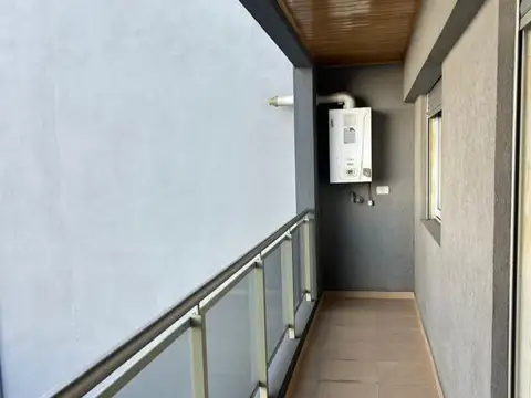 Av. Montes de Oca 1500, Piso 1