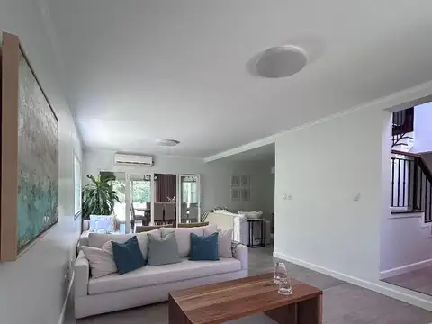 Casa en Alquiler Temporal con 2 cocheras