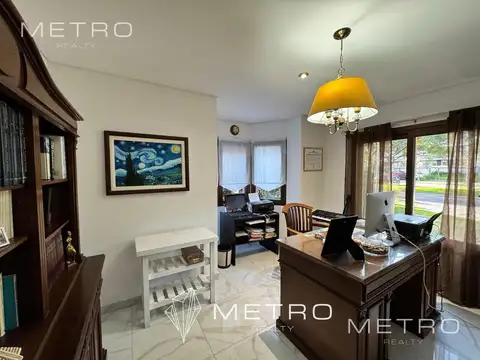 Casa 8 ambientes con 5 baños