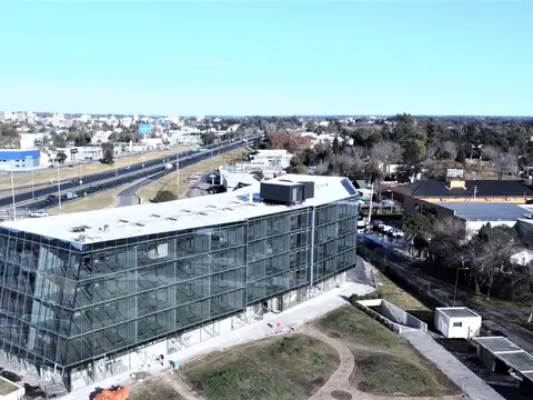Meridiano Business Center 100