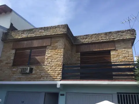 Depto Tipo Casa en Venta de 3 ambientes