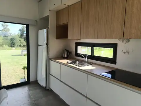 Casa 2 ambientes con 1 baño